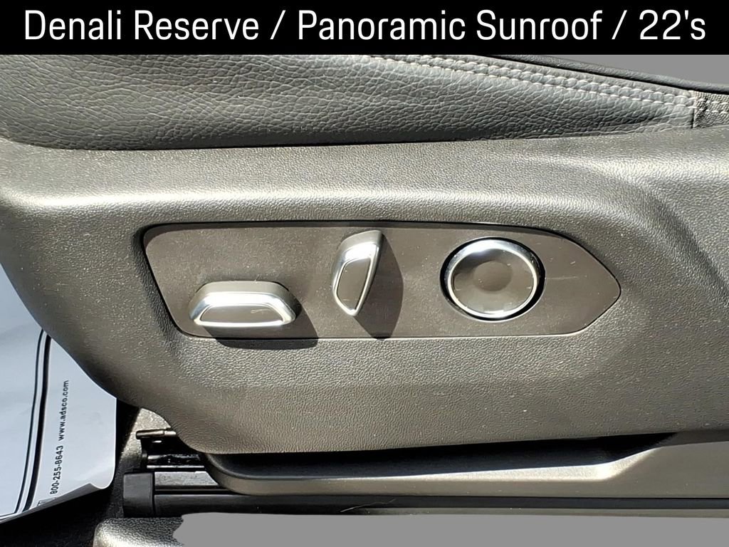 Used 2024 GMC Yukon Denali w/ Denali Reserve Package image 18