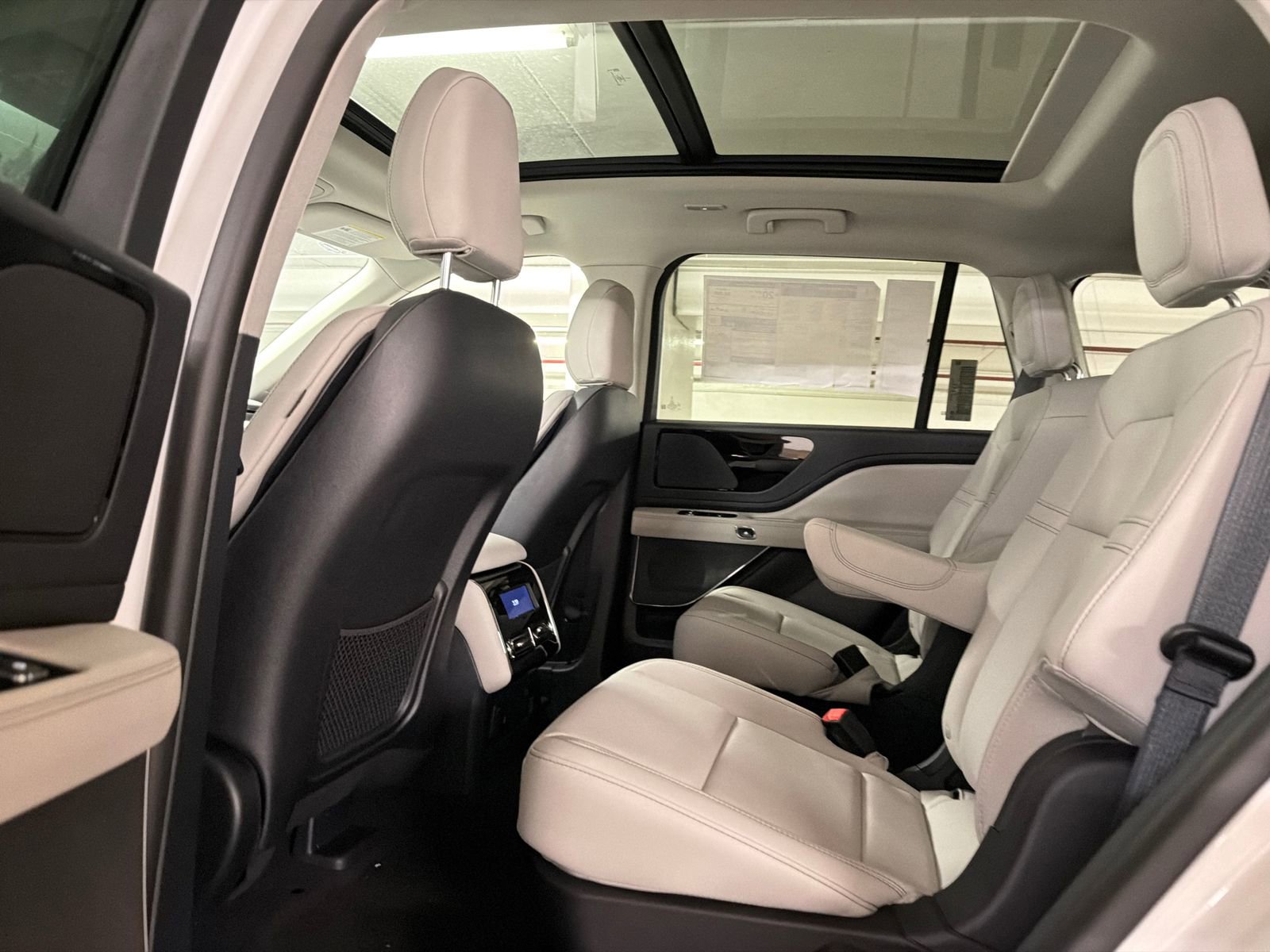 New 2026 Lincoln Aviator AWD image 20