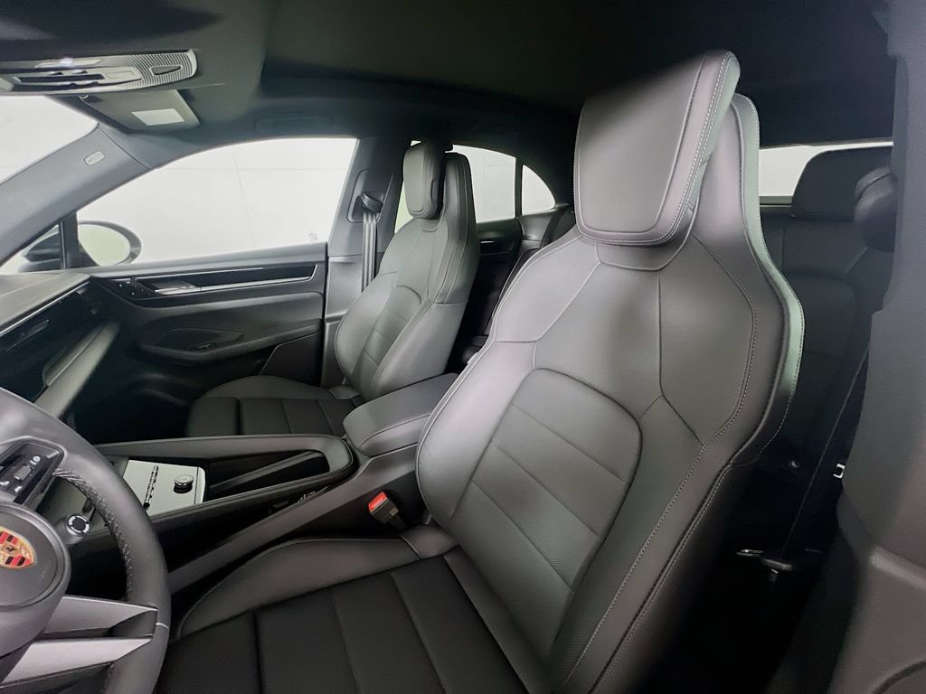New 2026 Porsche Macan 4 Electric AWD/4WD image 5