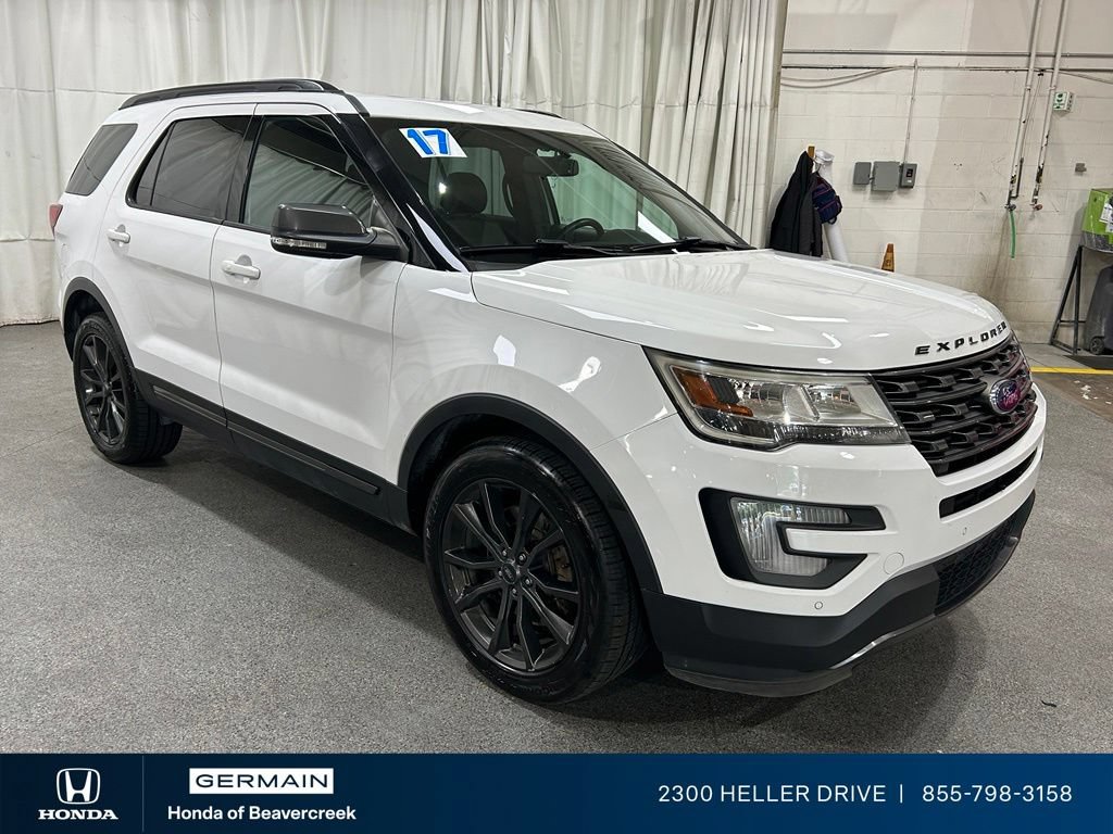 Used 2017 Ford Explorer XLT w/ Equipment Group 202A AWD/4WD image 1