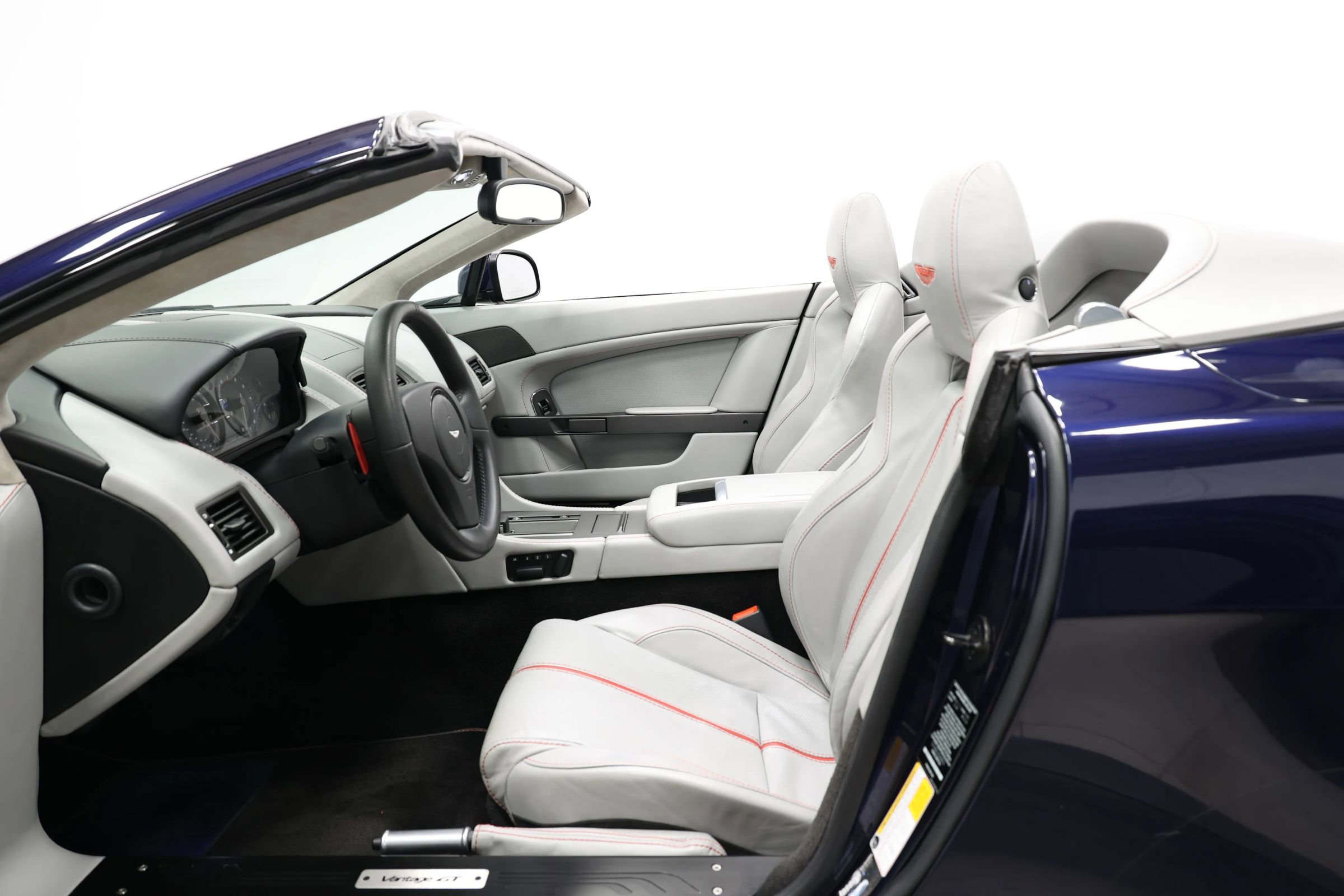 Used 2016 Aston Martin V8 Vantage GT RWD image 16
