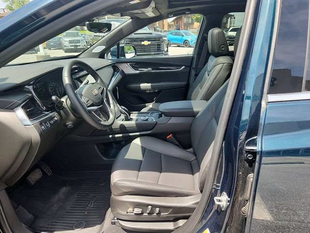 Certified 2025 Cadillac XT5 Premium Luxury w/ Technology Package AWD/4WD image 13