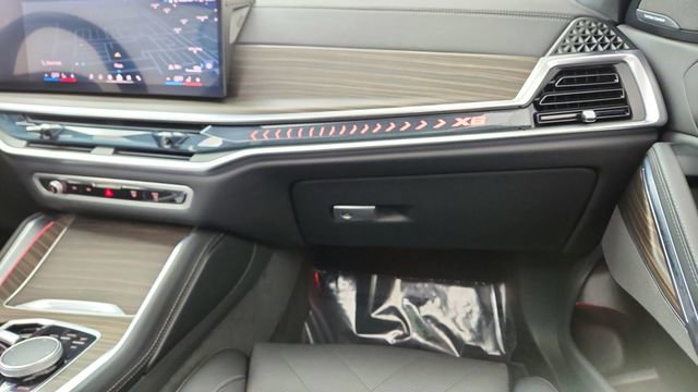 Used 2025 BMW X6 xDrive40i w/ Premium Package image 38