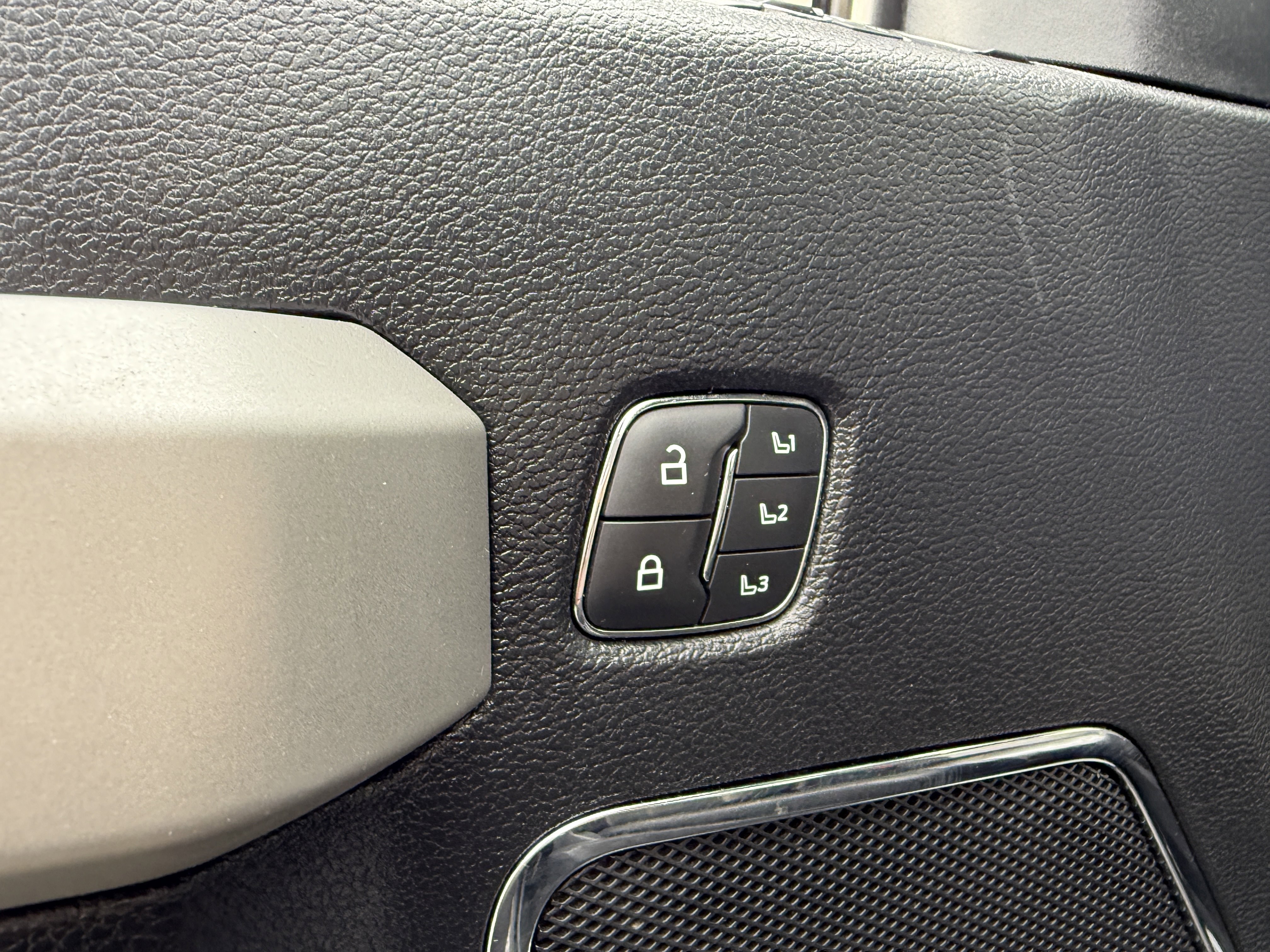 Used 2021 Ford F250 Lariat image 13