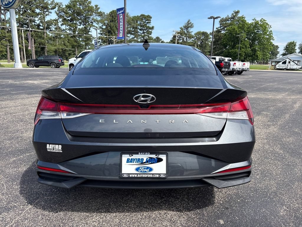 Used 2021 Hyundai Elantra SEL FWD image 7