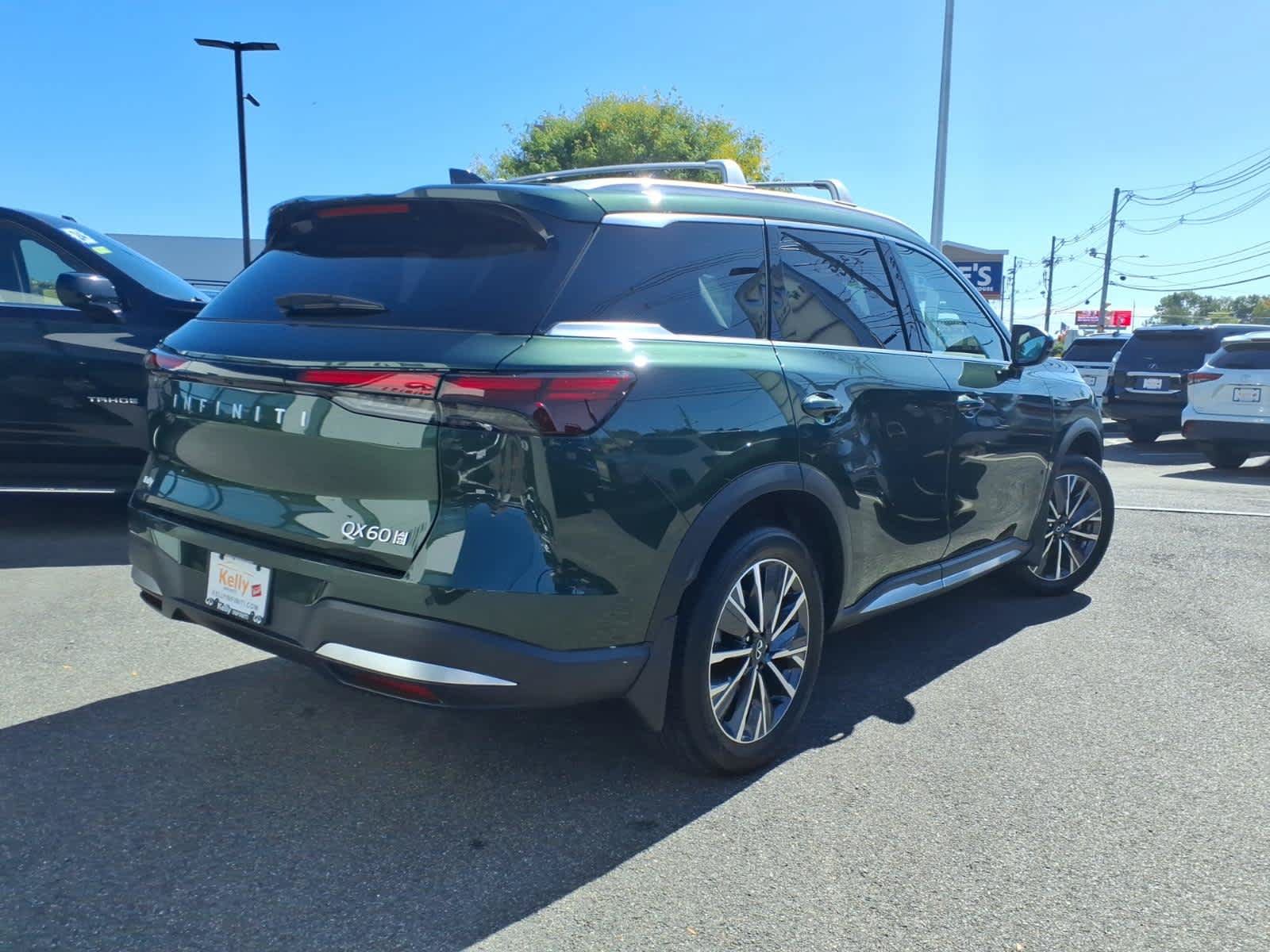 Certified 2026 INFINITI QX60 Luxe w/ Cargo Package AWD/4WD image 5