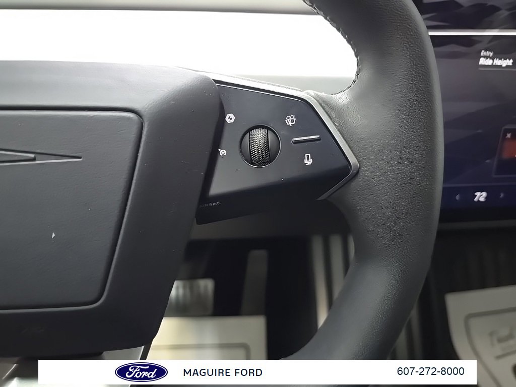 Used 2024 Tesla Cybertruck AWD Crew Cab image 23