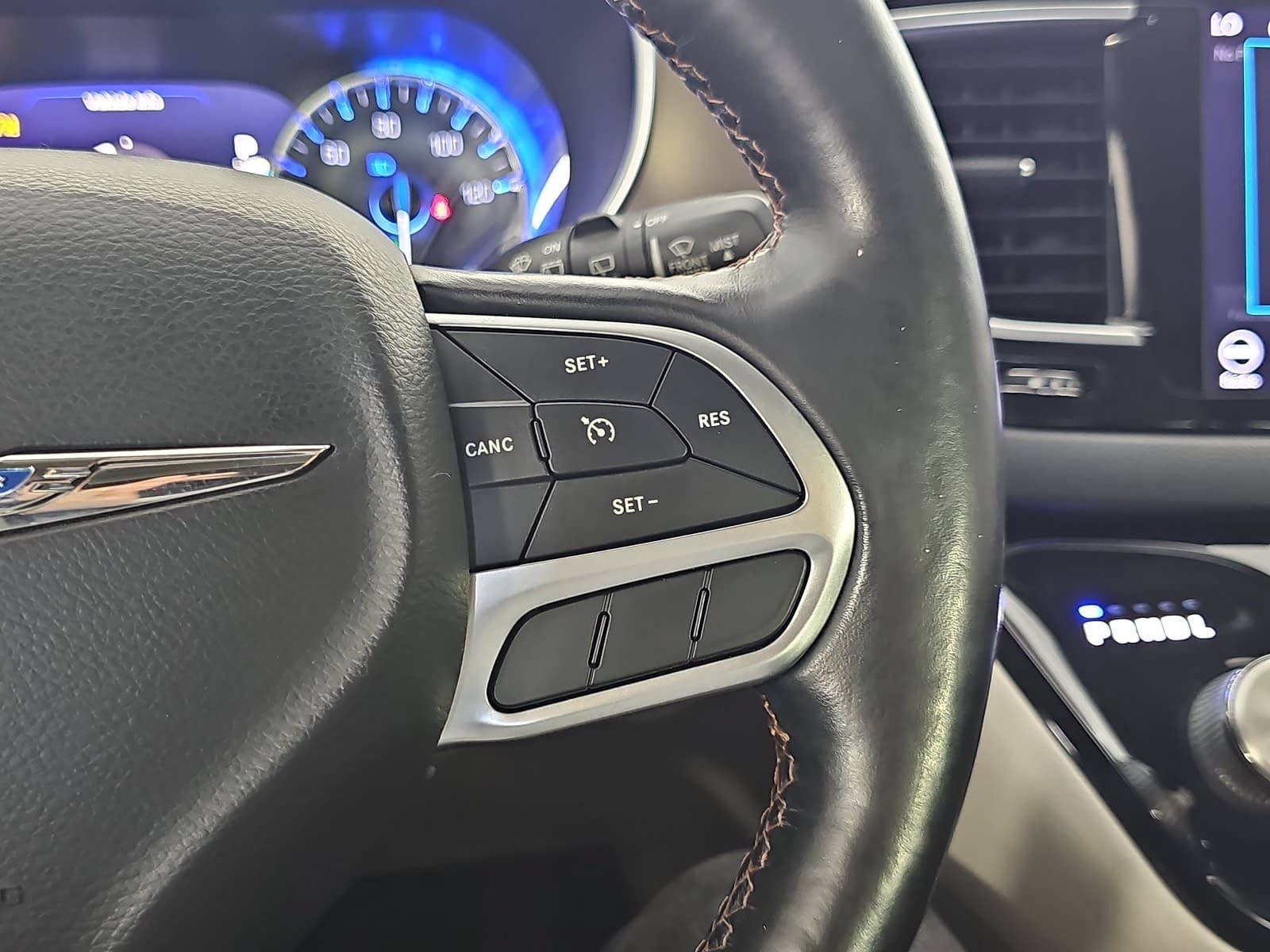 Used 2019 Chrysler Pacifica Touring-L Plus FWD image 18