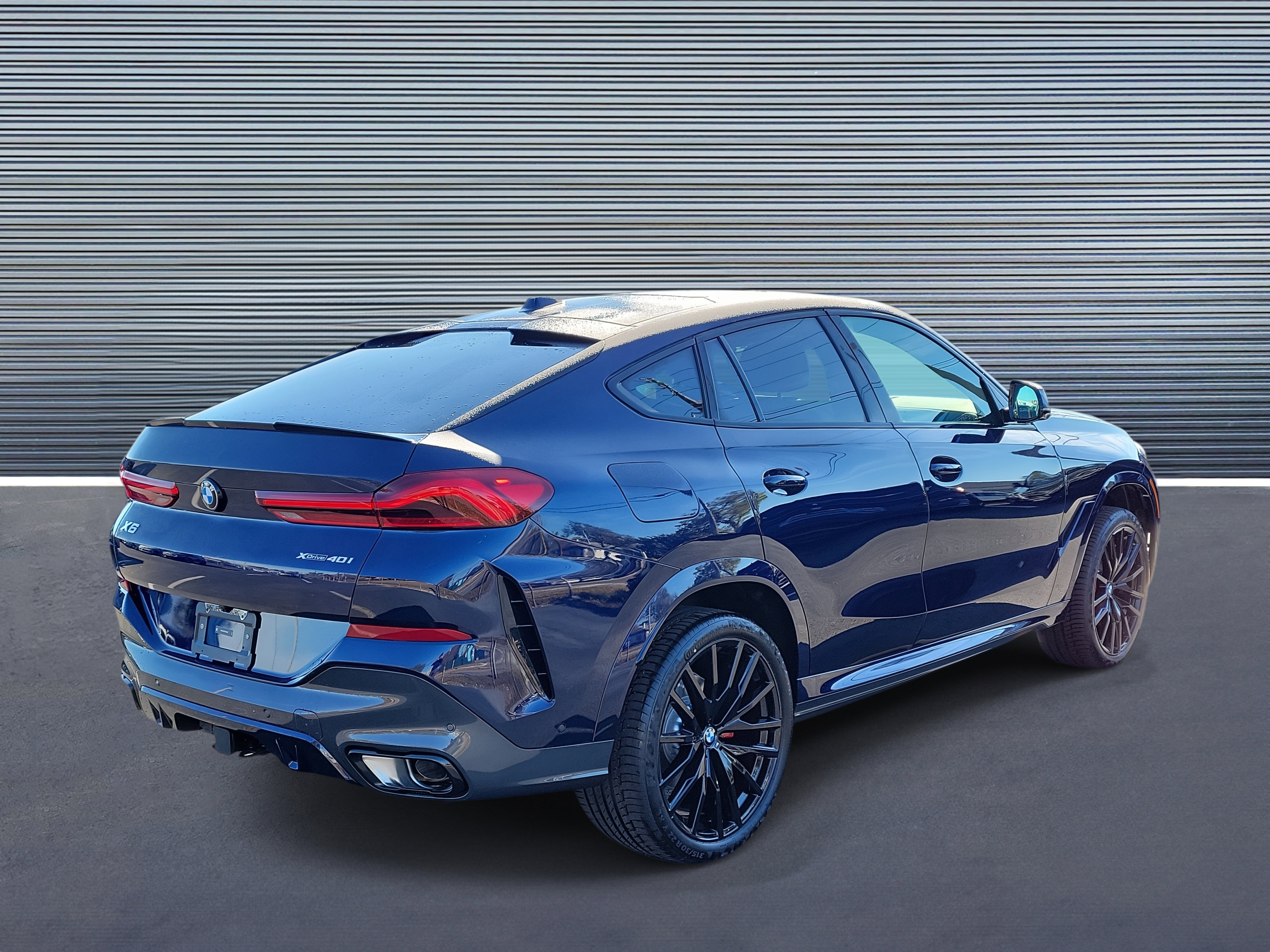 New 2026 BMW X6 xDrive40i w/ Executive Package image 3