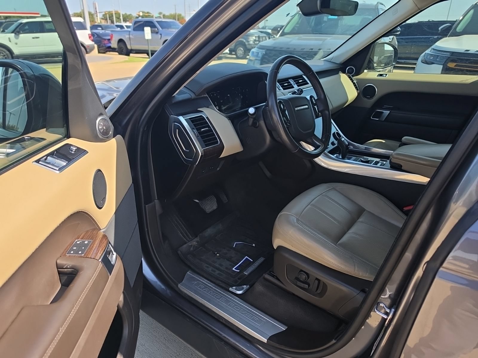Used 2018 Land Rover Range Rover Sport HSE AWD/4WD image 22