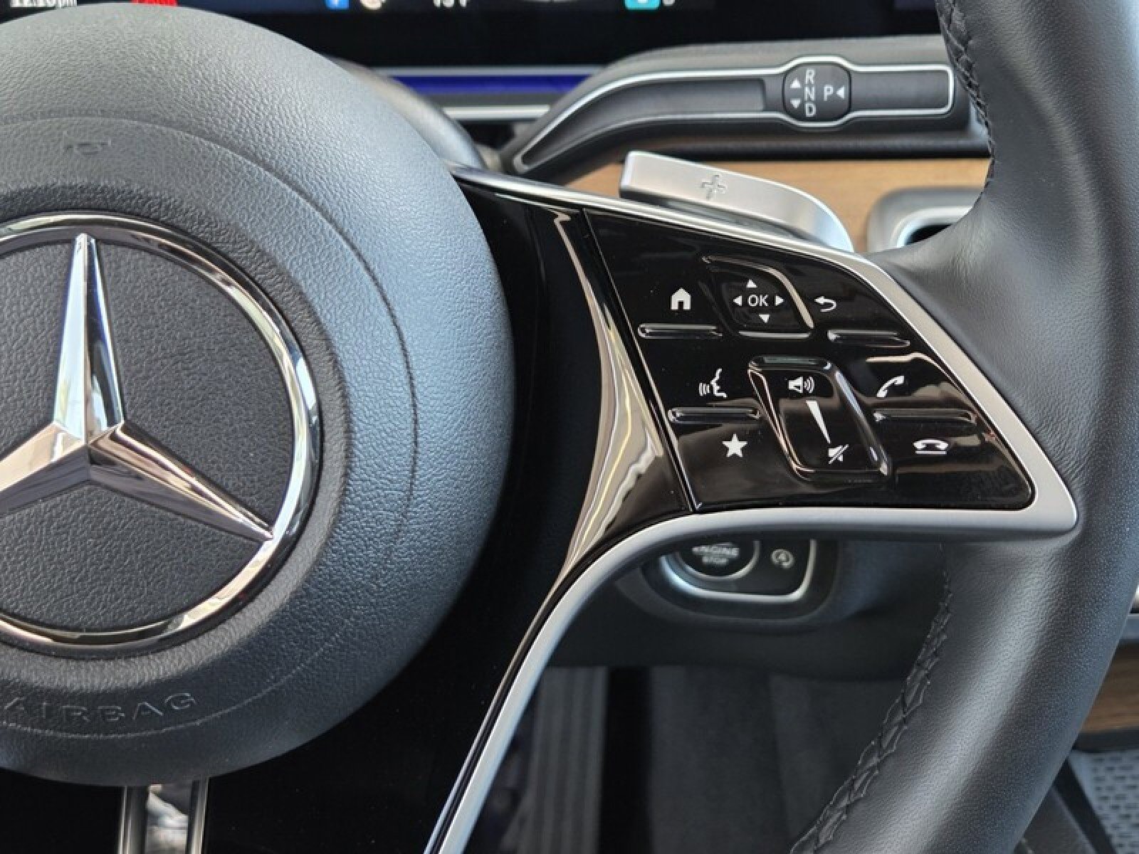 Certified 2025 Mercedes-Benz GLE 350 4MATIC w/ Winter Package image 27