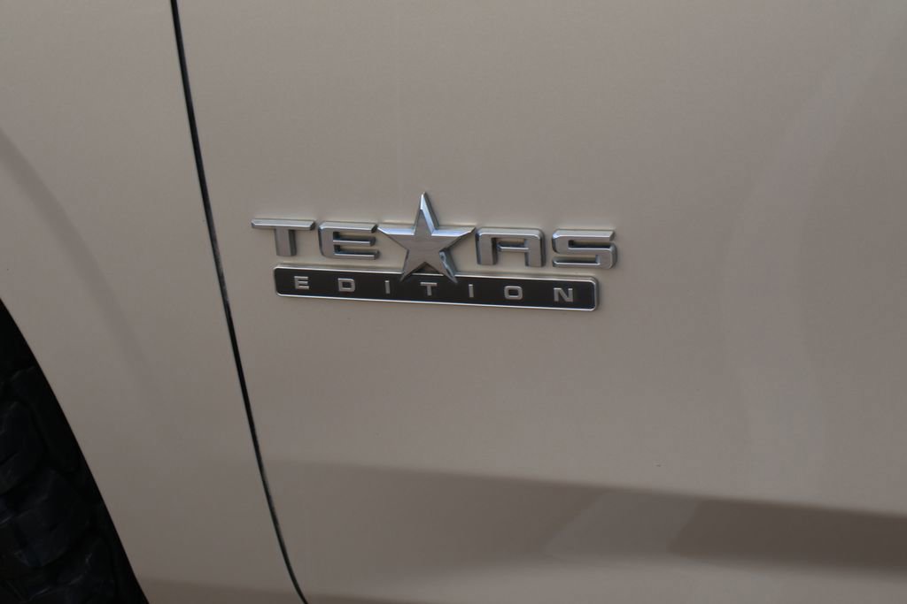 Used 2021 Chevrolet Tahoe LT w/ LT Signature Package RWD image 10