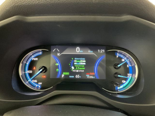 Used 2023 Toyota RAV4 SE w/ Weather & Moonroof Package image 28