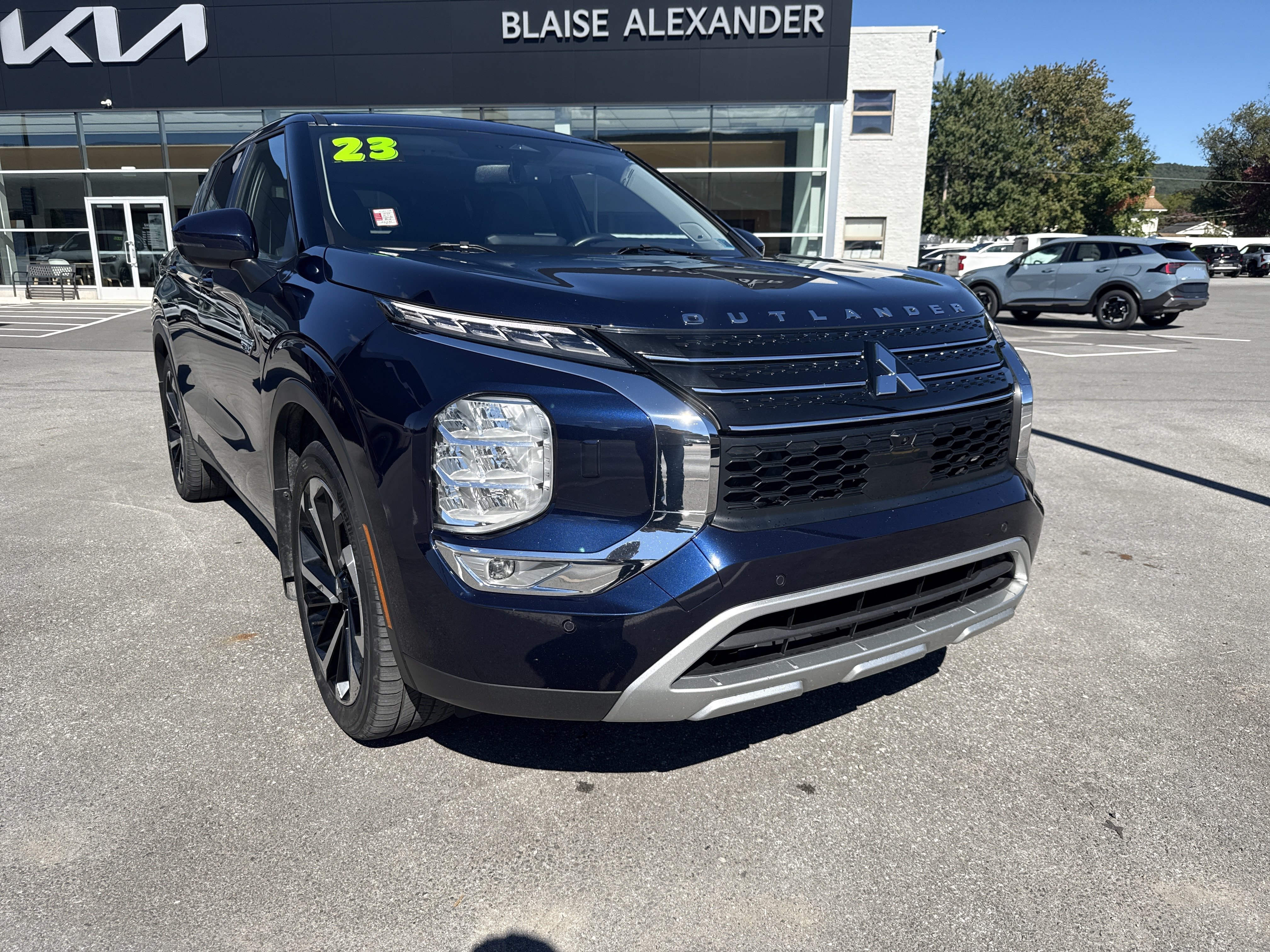 Used 2023 Mitsubishi Outlander SE