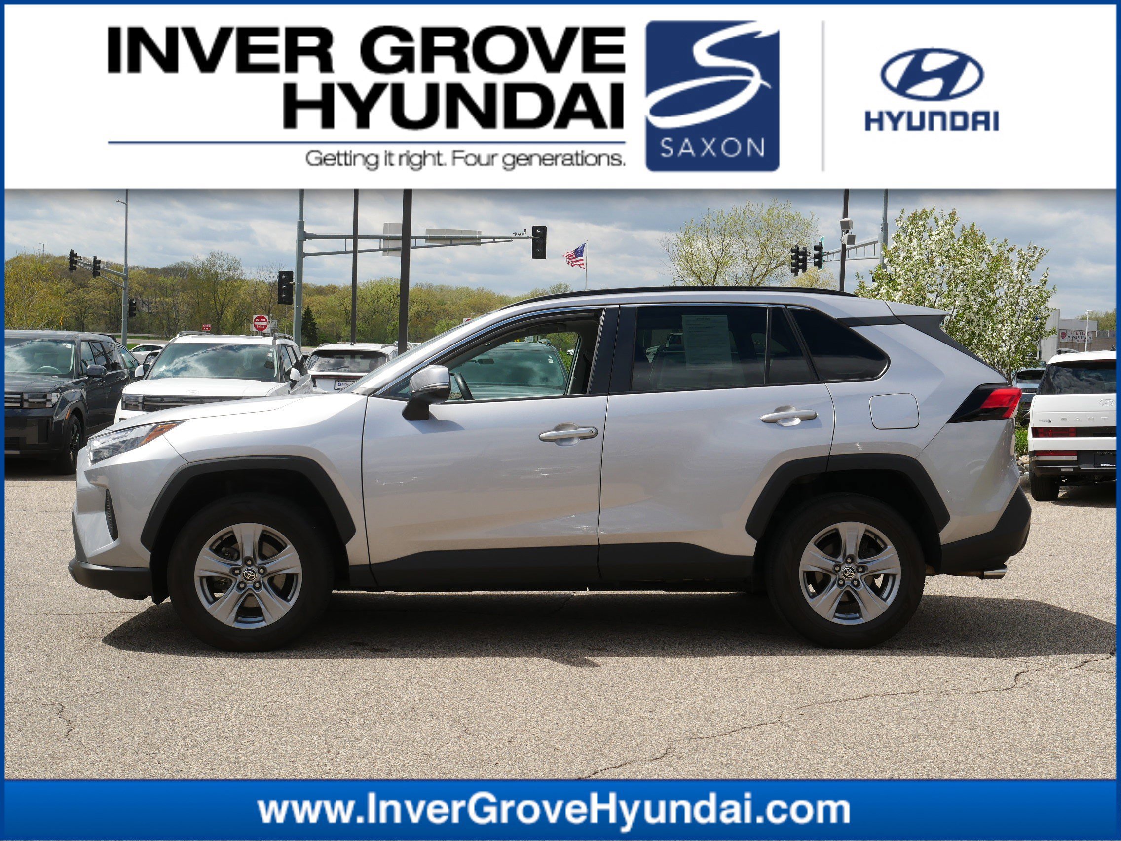 Used 2022 Toyota RAV4 XLE w/ Convenience Package AWD/4WD image 1