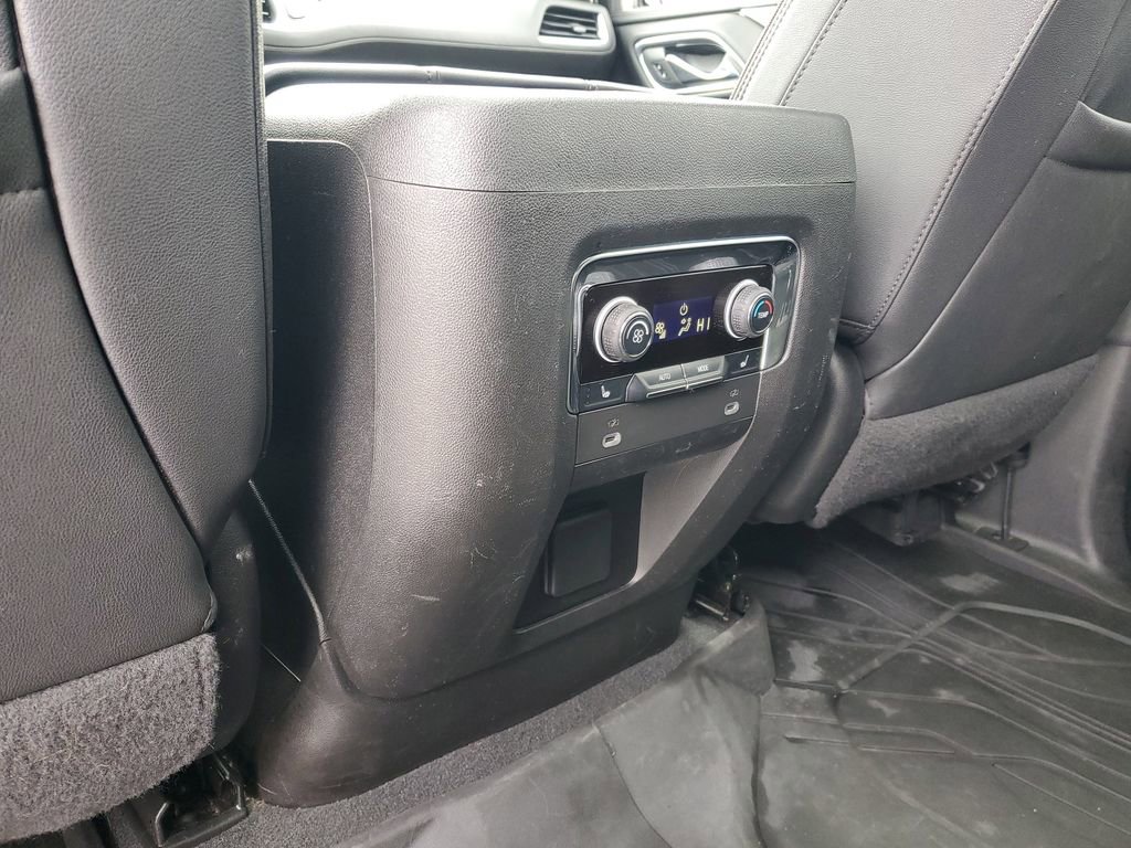 Used 2023 Chevrolet Suburban High Country image 34