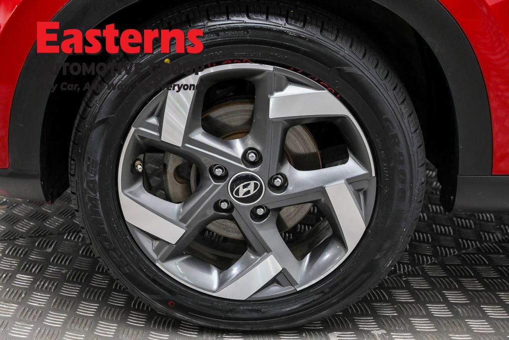 Used 2022 Hyundai Venue SEL image 30