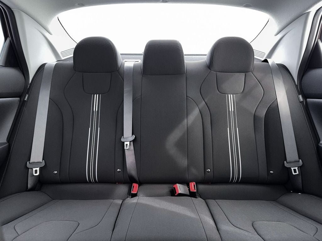New 2026 Hyundai Elantra Hybrid FWD image 18