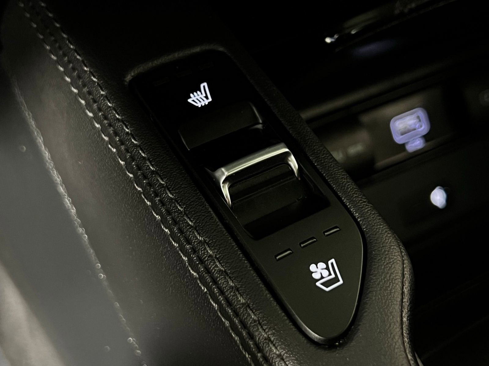 Used 2020 Kia Telluride SX w/ SX Prestige Package image 22