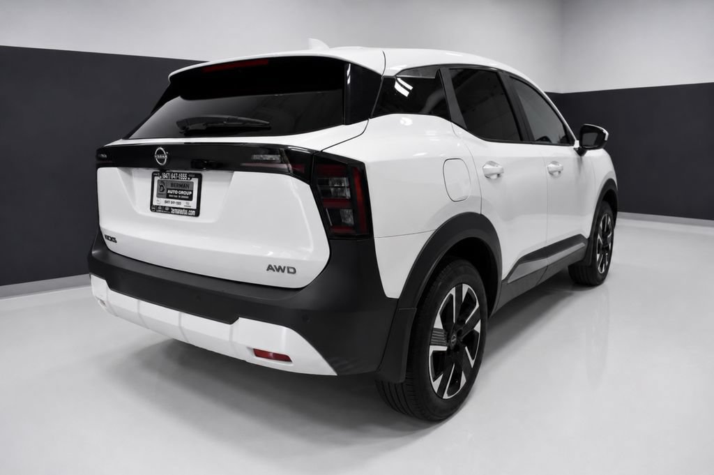 Certified 2025 Nissan Kicks SV AWD/4WD image 8