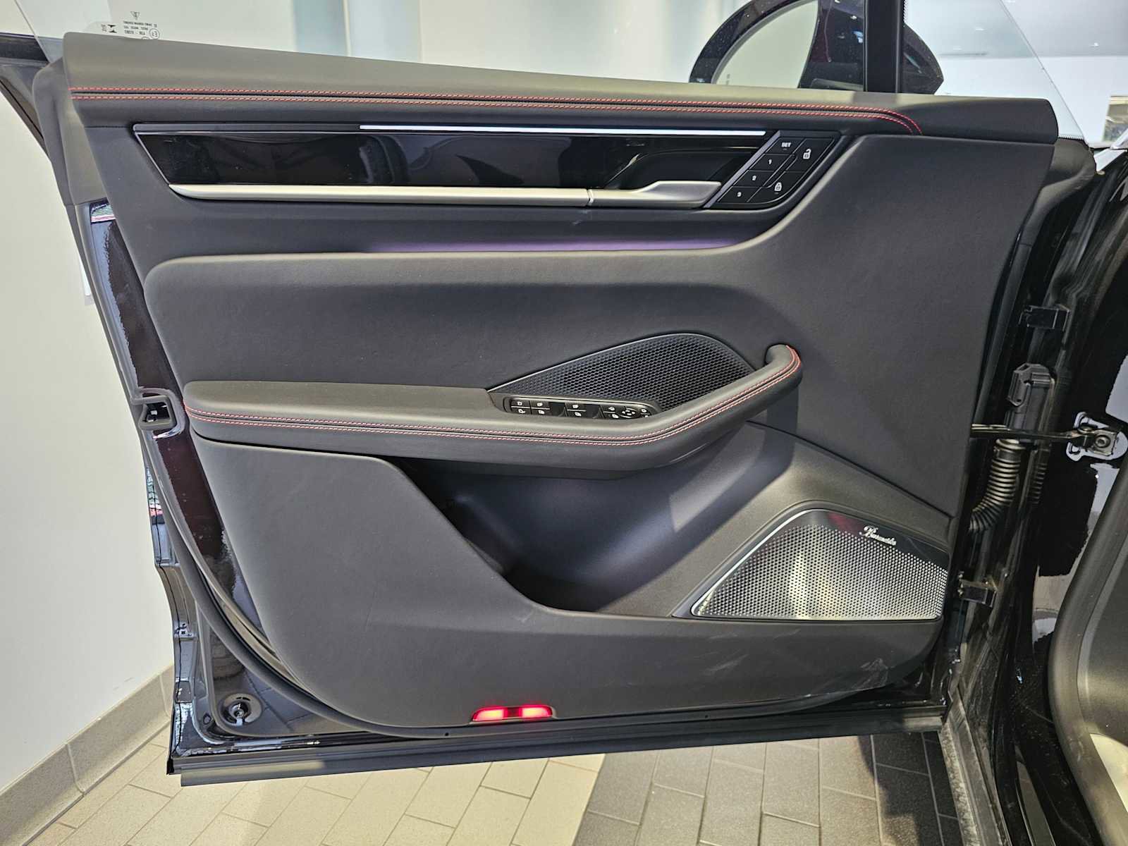 New 2024 Porsche Macan 4 Electric image 22