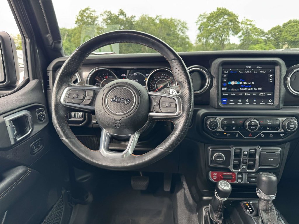 Used 2022 Jeep Wrangler Unlimited Rubicon w/ Trailer Tow Package AWD/4WD image 17