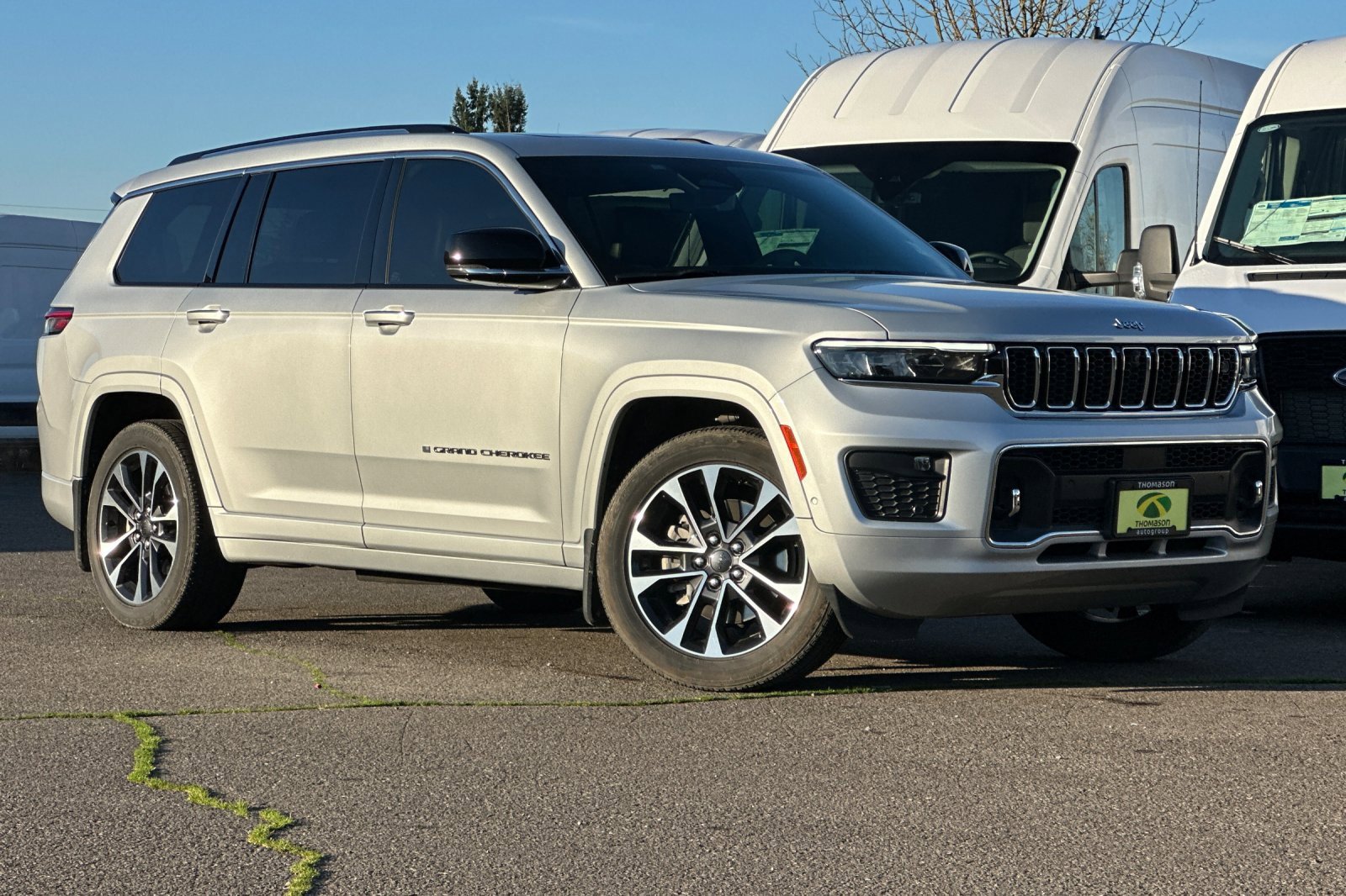 Used 2022 Jeep Grand Cherokee L Overland w/ Advanced Protech Group III image 2