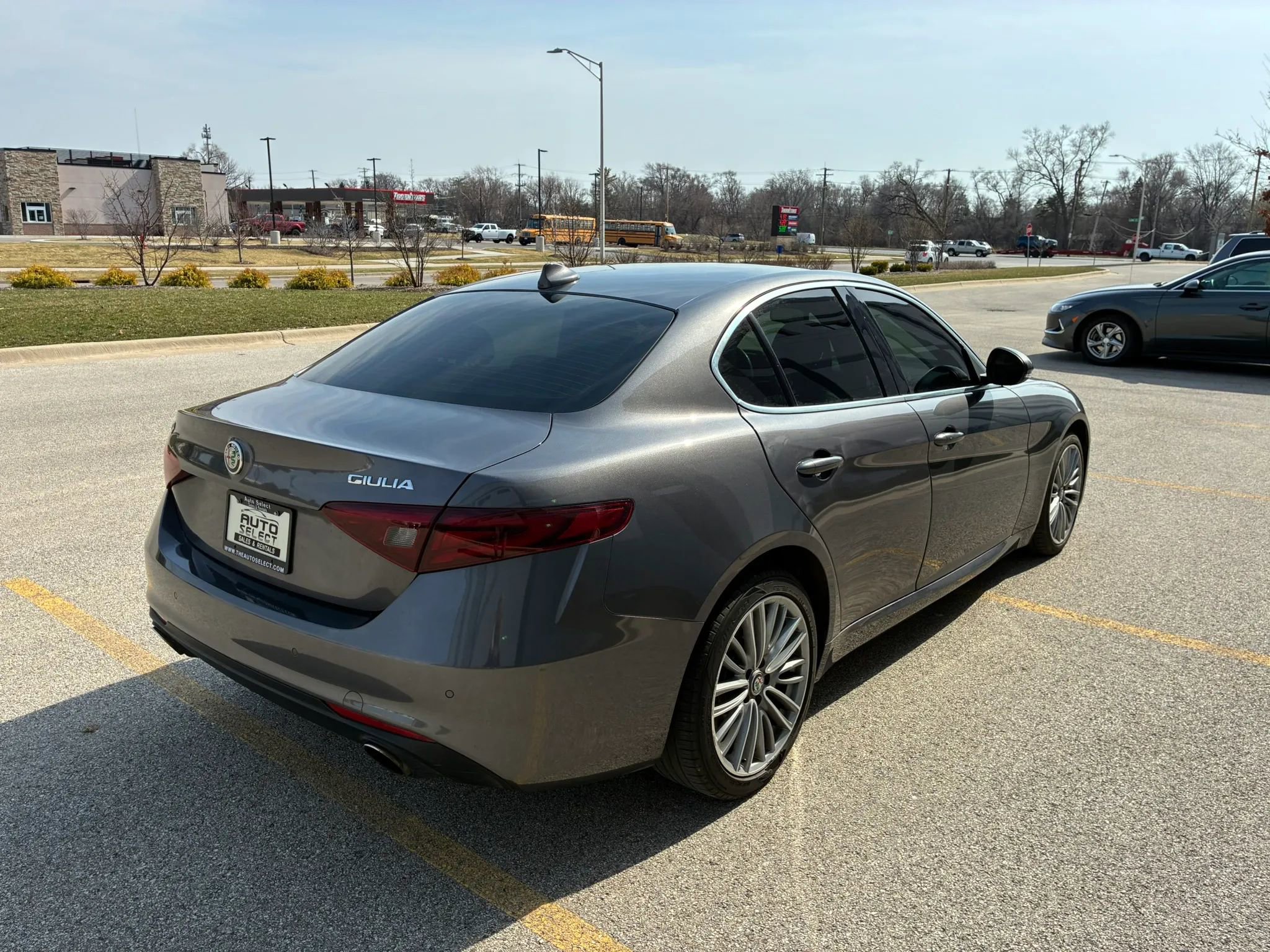 Used 2017 Alfa Romeo Giulia Ti image 5