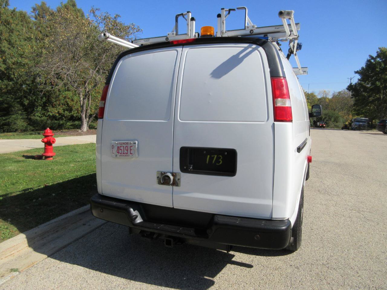 Used 2017 Chevrolet Express 2500 RWD image 10