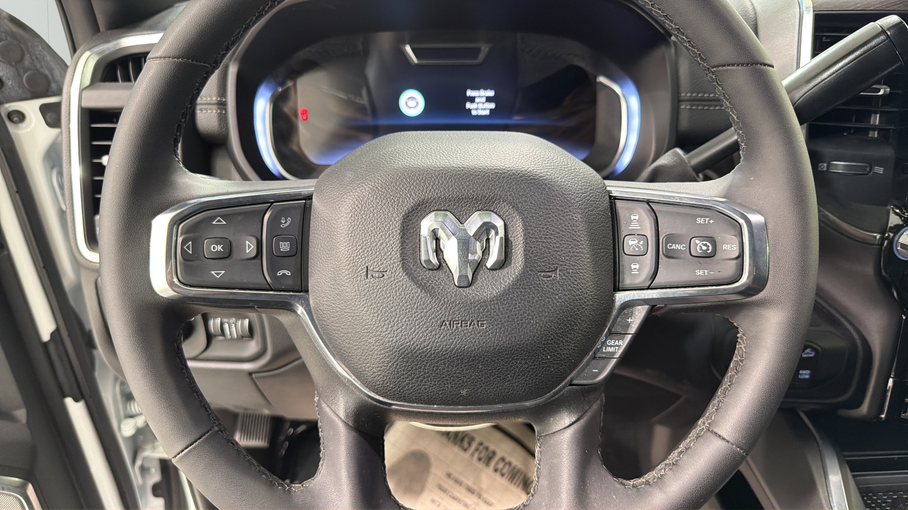 Used 2026 RAM 2500 Laramie AWD/4WD image 12