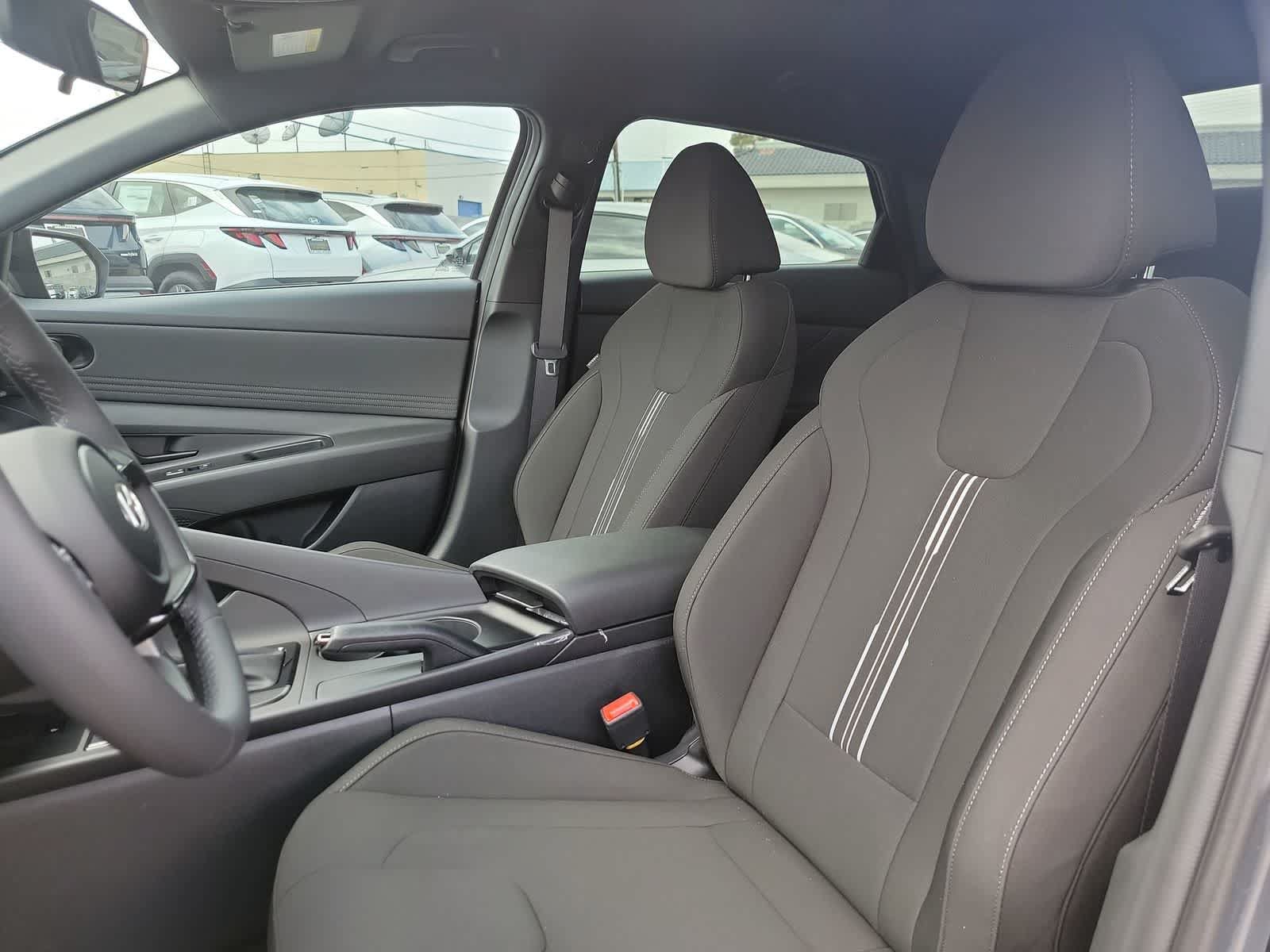 Certified 2025 Hyundai Elantra Sport FWD image 15