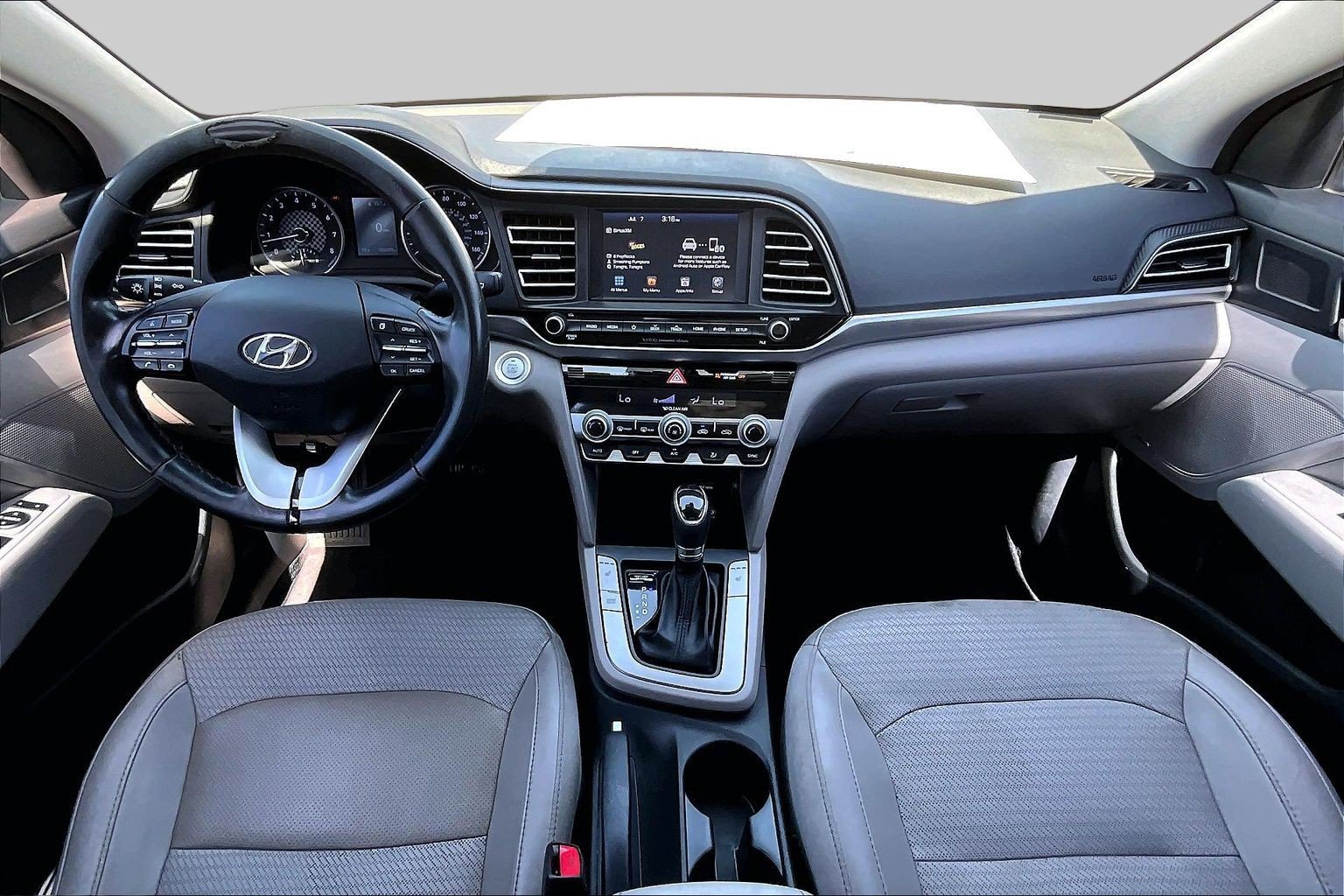 Used 2020 Hyundai Elantra Limited FWD image 14