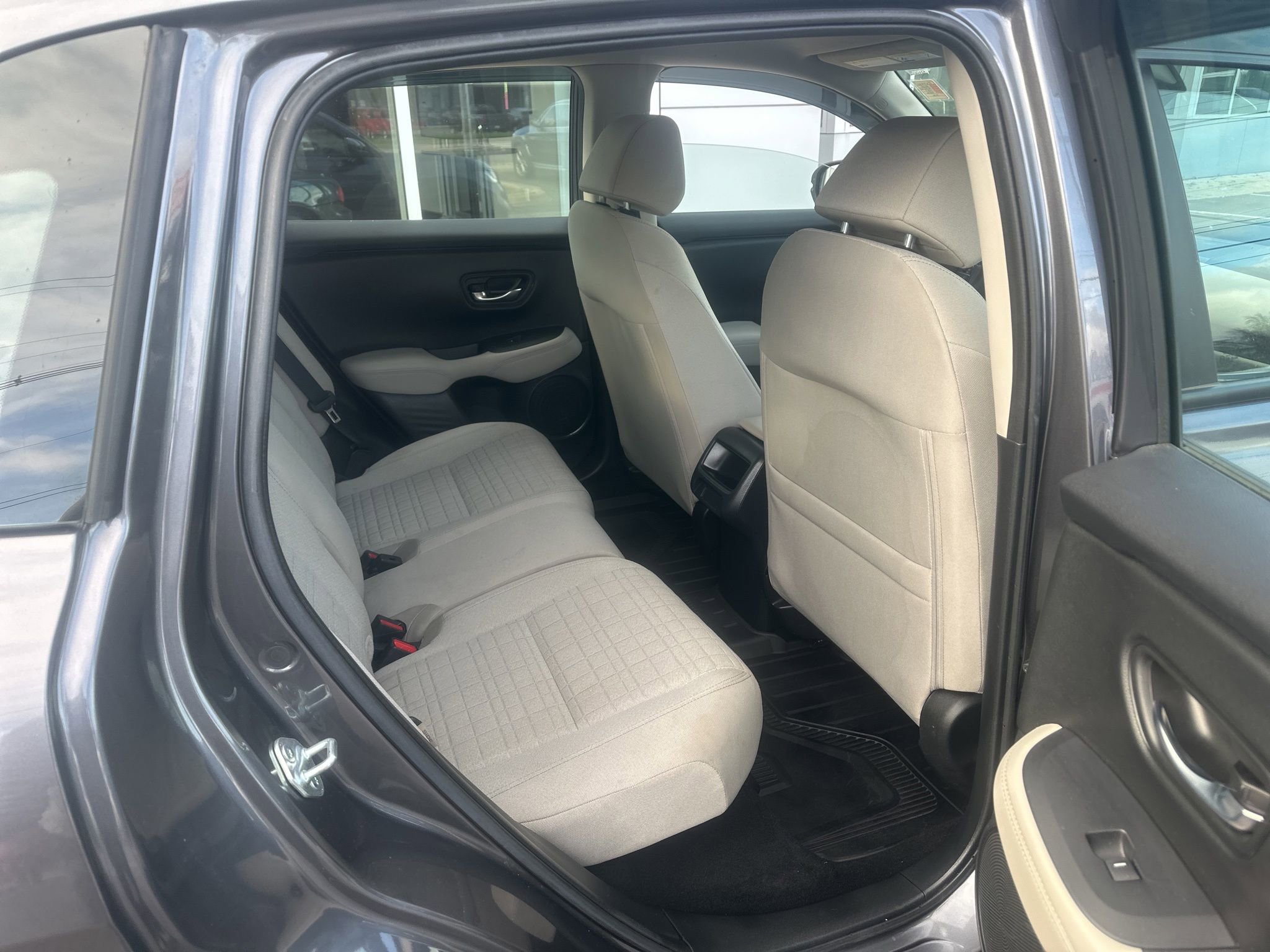 Used 2023 Honda HR-V LX image 11