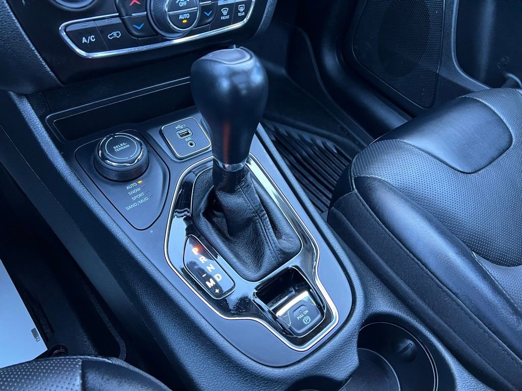 Used 2022 Jeep Cherokee Limited w/ Mopar Interior Package image 45