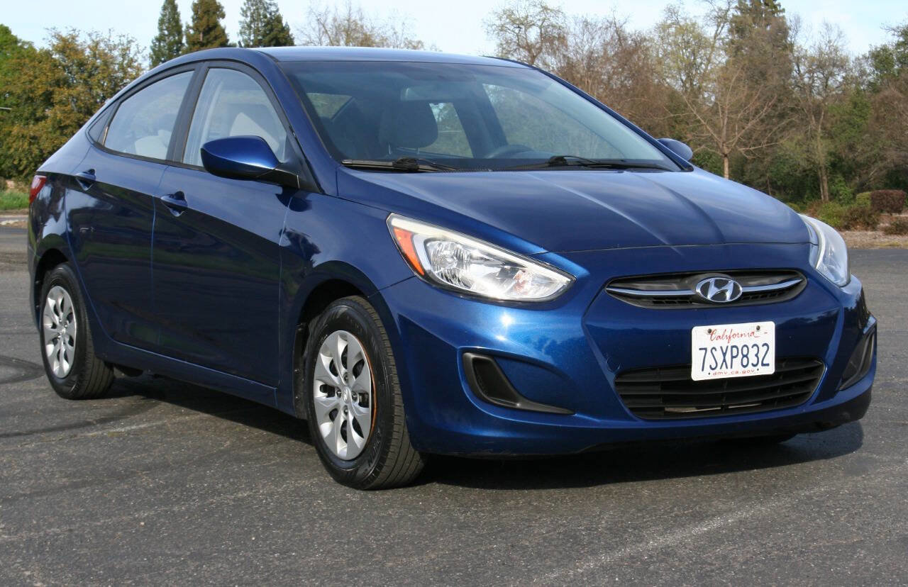 Used 2016 Hyundai Accent SE image 2