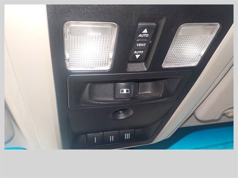 Used 2011 RAM 3500 Laramie w/ Cold Weather Group AWD/4WD image 23