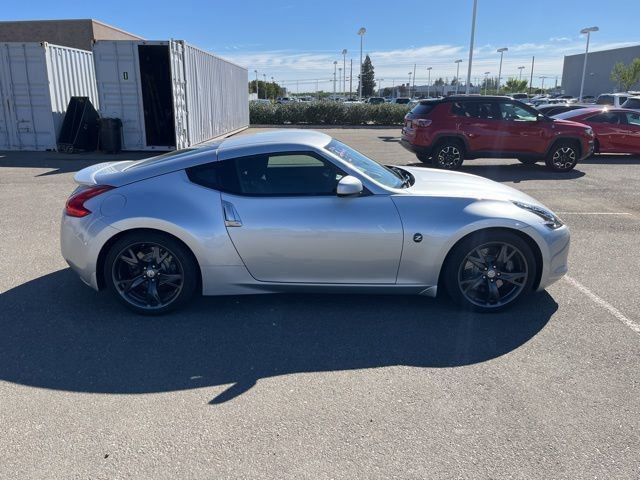 Used 2011 Nissan 370Z Touring w/ Sport Pkg image 4
