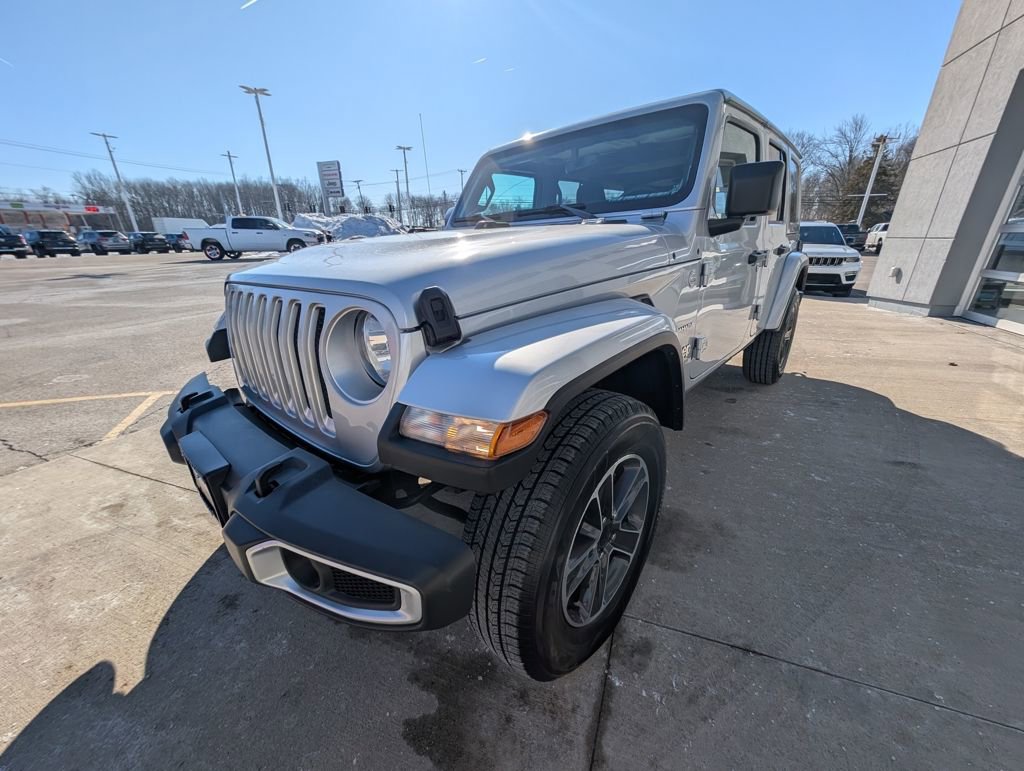 Used 2023 Jeep Wrangler Sahara image 8