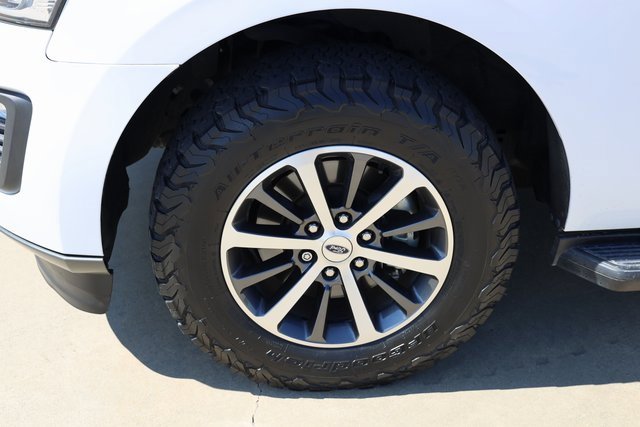 Used 2019 Ford Expedition XLT image 9