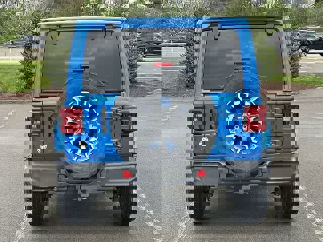 Used 2024 Jeep Wrangler Sahara w/ Technology Group image 4