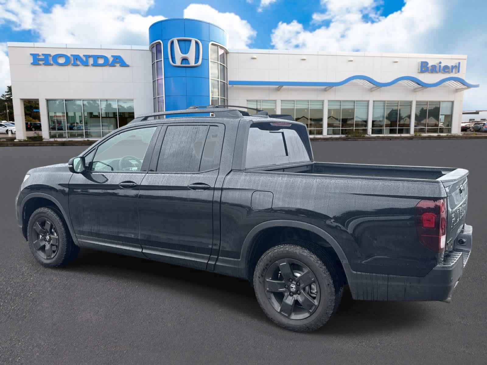 Used 2026 Honda Ridgeline Black Edition image 2