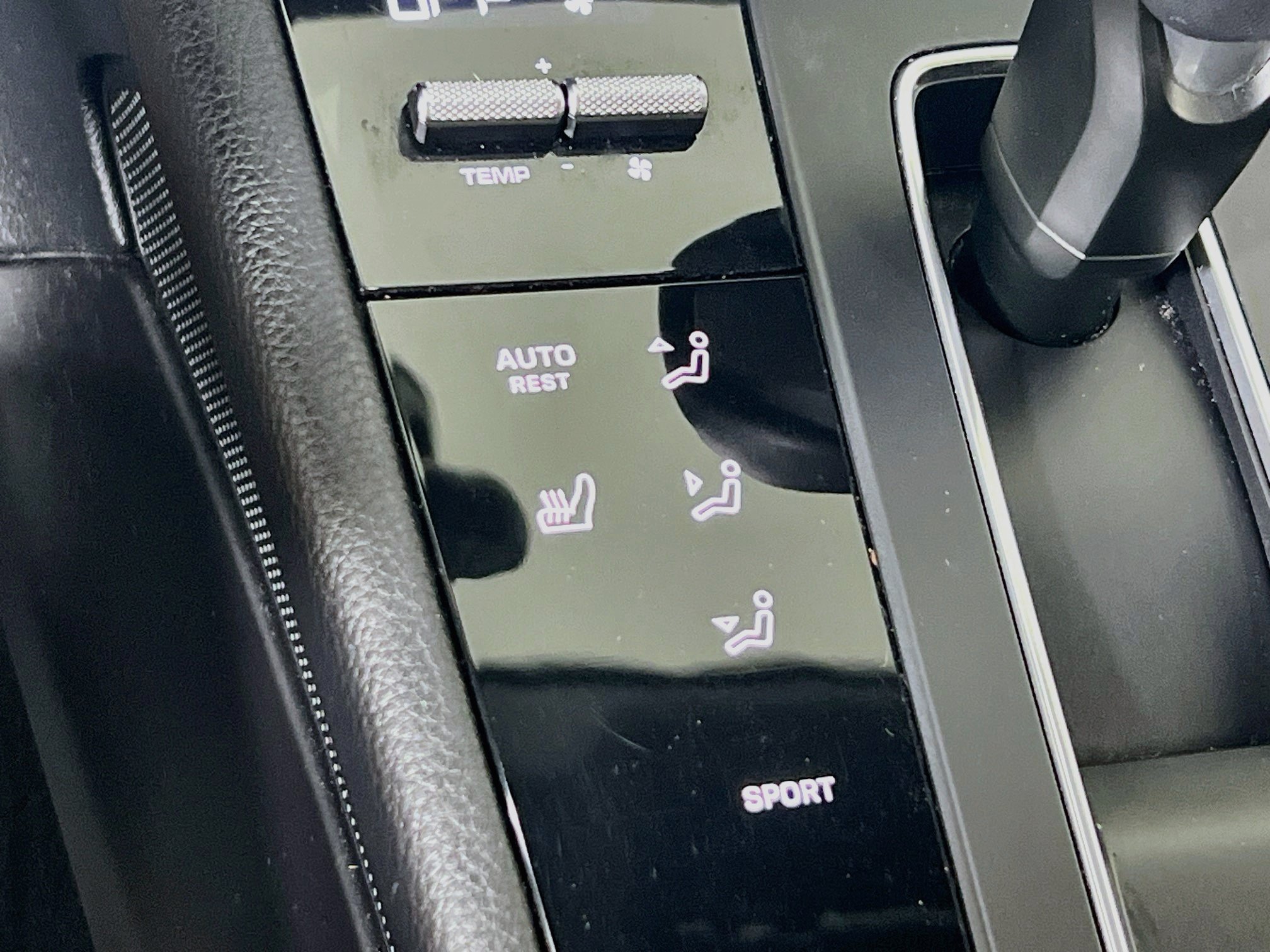 Used 2022 Porsche Macan AWD/4WD image 20