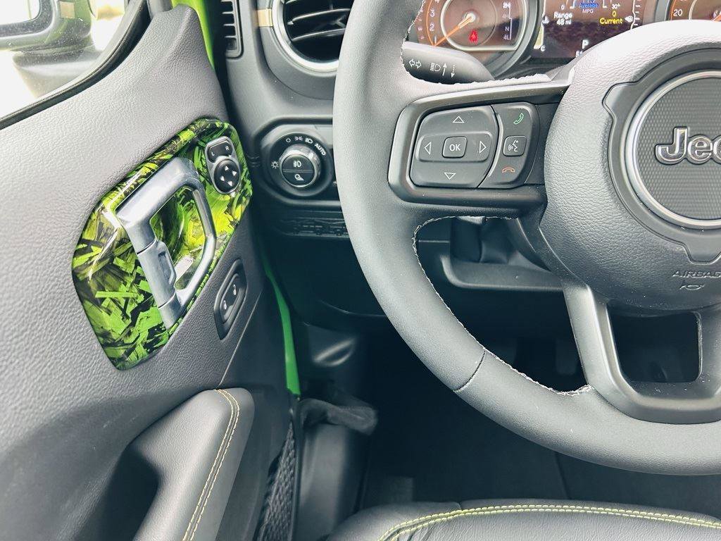 New 2025 Jeep Gladiator Sport w/ Premium Package image 19