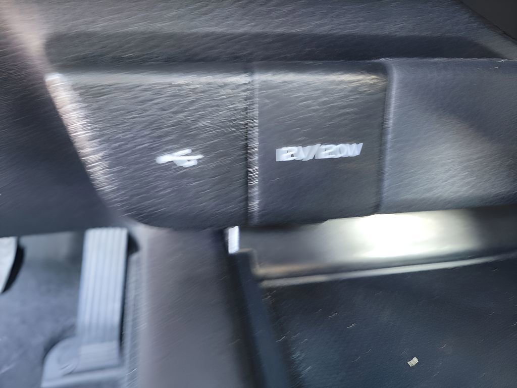 Used 2024 Toyota Camry SE image 20