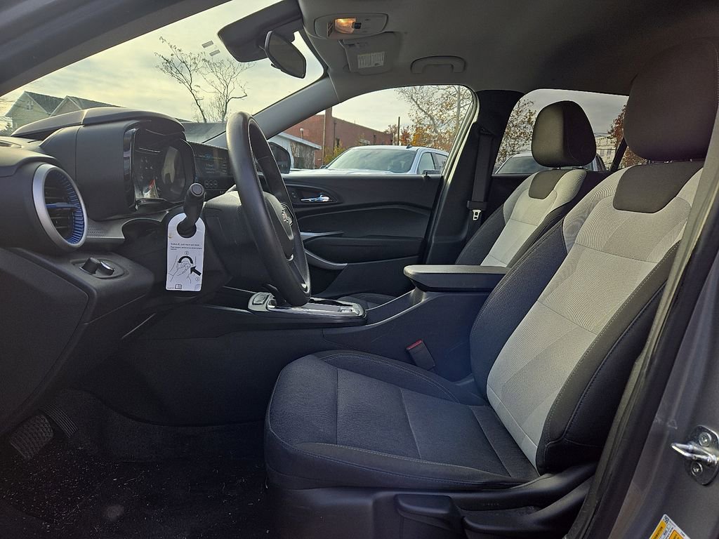 Used 2024 Chevrolet Trax LS w/ LS Convenience Package image 18