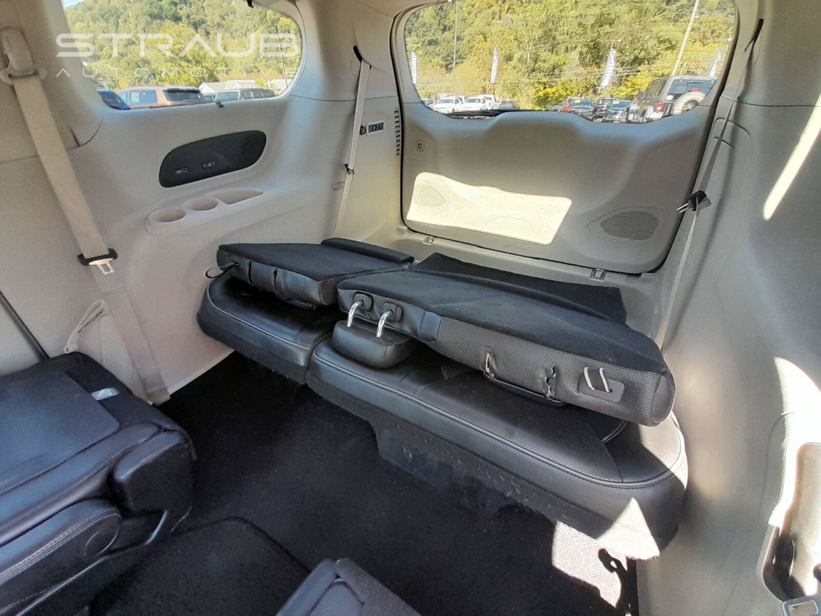 Used 2019 Chrysler Pacifica Limited FWD image 52