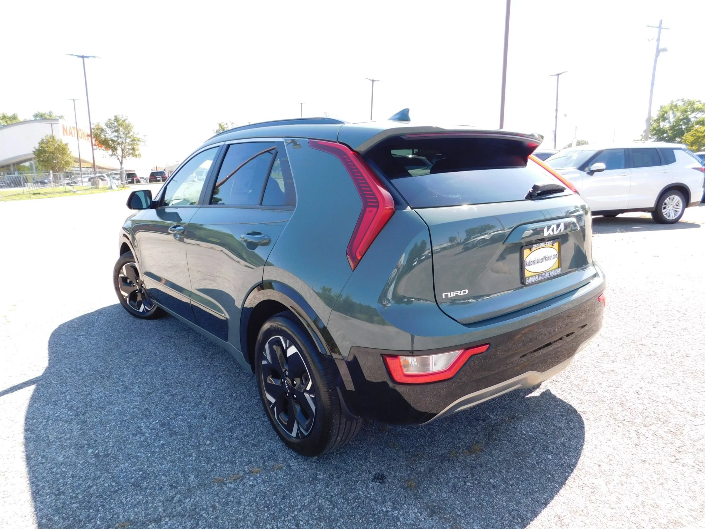 Used 2024 Kia Niro Wind w/ Wind Preserve Package FWD image 7