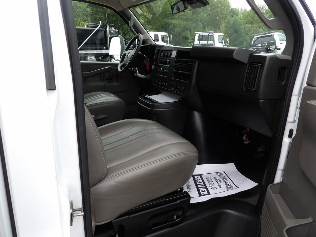 Used 2021 GMC Savana 3500 Extended w/ Power Convenience Package RWD image 26