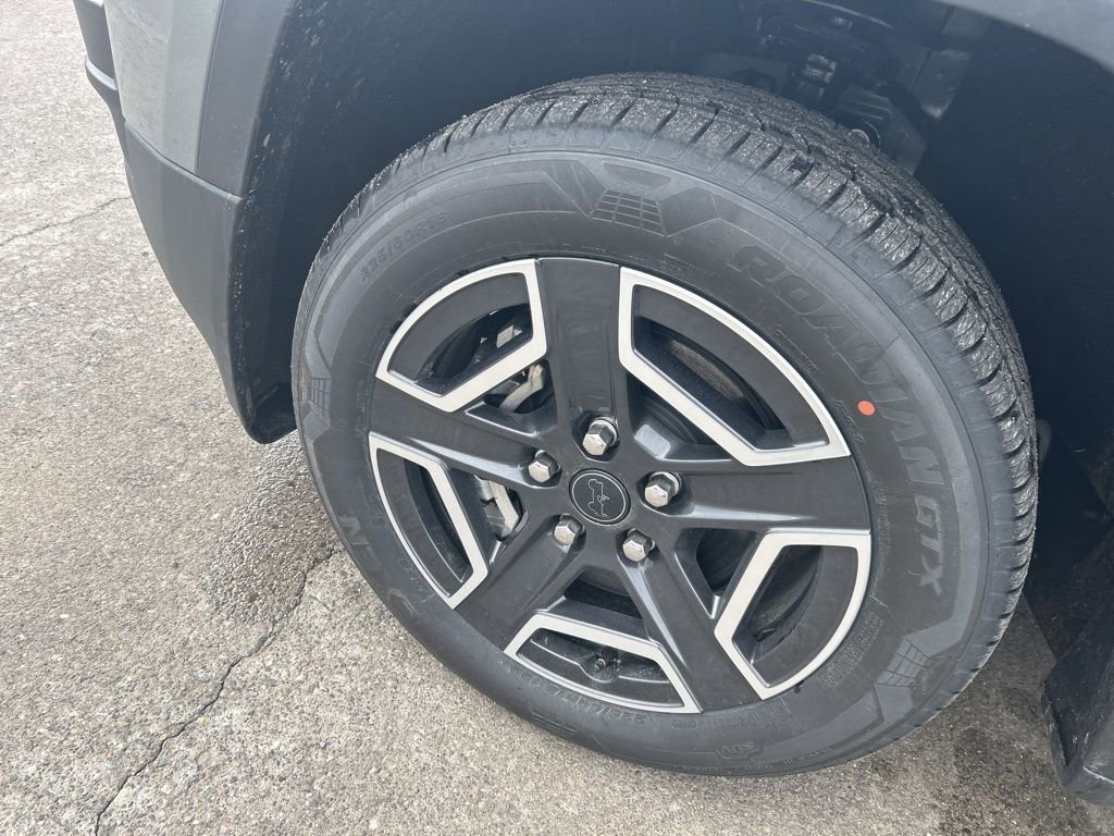 New 2026 Jeep Cherokee Laredo image 13