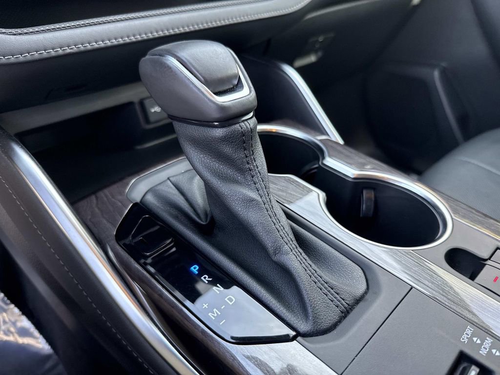 Used 2021 Toyota Highlander Platinum image 37